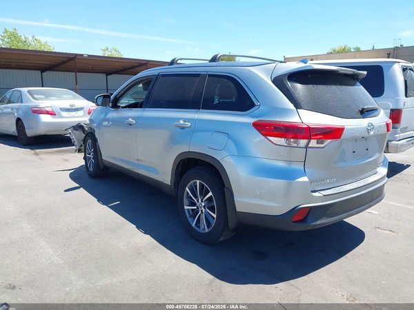 2019 TOYOTA HIGHLANDER XLE