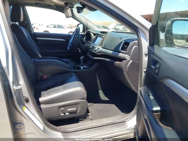2019 TOYOTA HIGHLANDER XLE