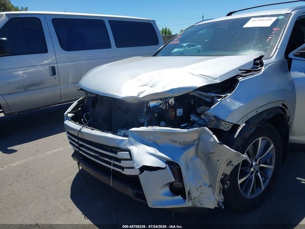 2019 TOYOTA HIGHLANDER XLE
