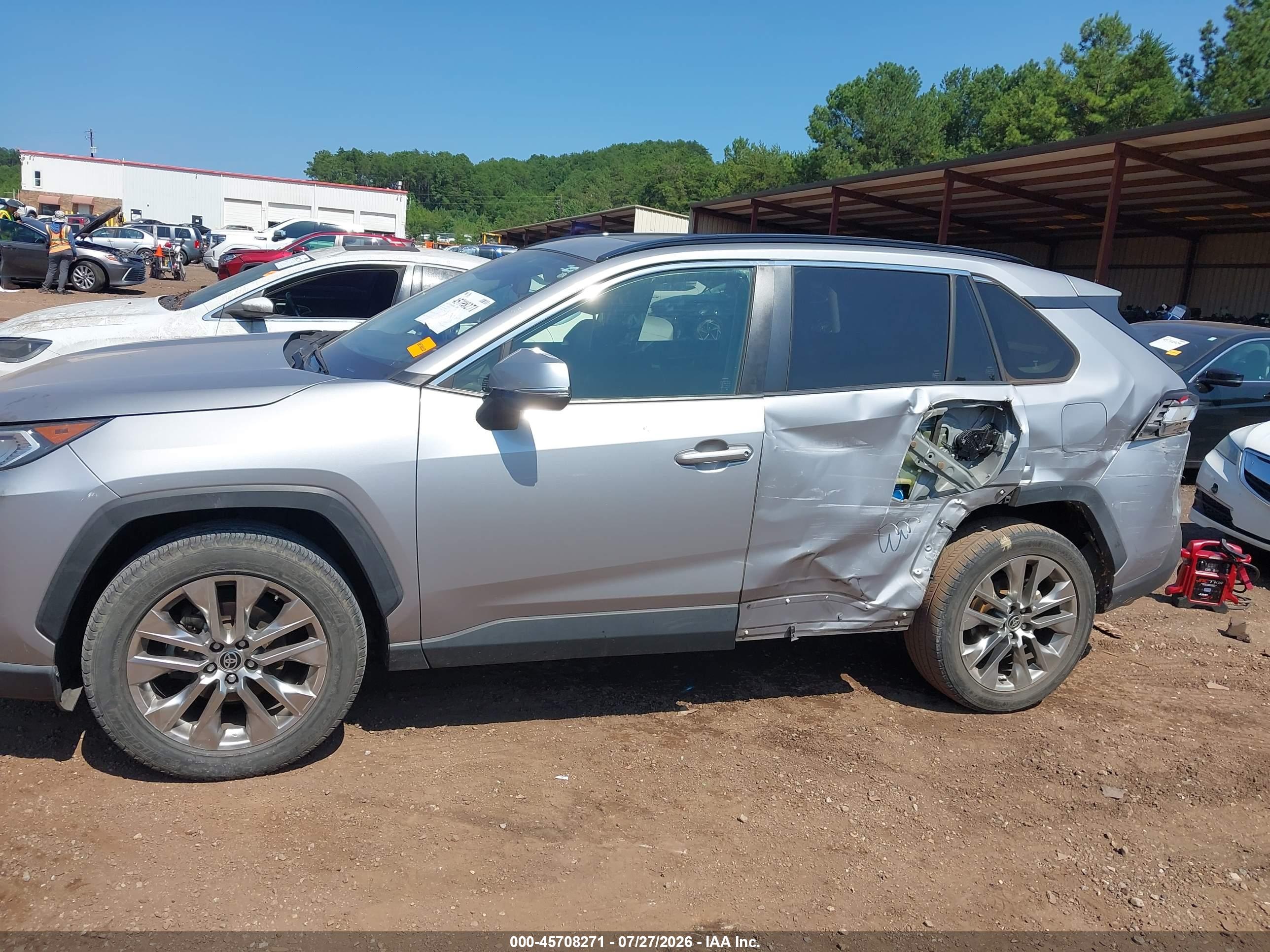 2020 TOYOTA RAV4 XLE PREMIUM