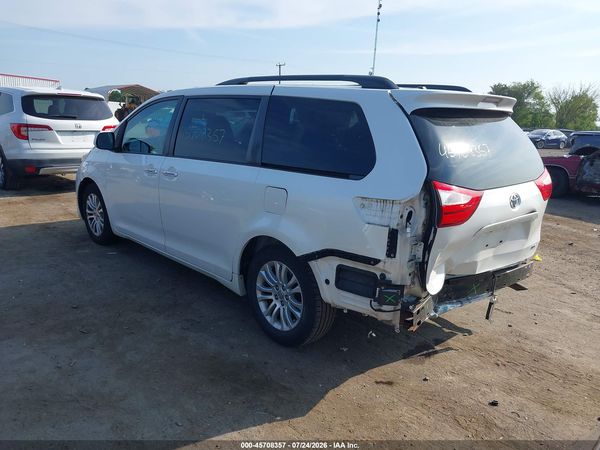 2015 TOYOTA SIENNA XLE PREMIUM 8 PASSENGER