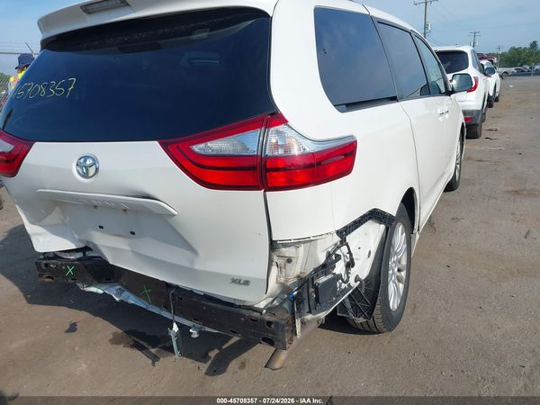 2015 TOYOTA SIENNA XLE PREMIUM 8 PASSENGER
