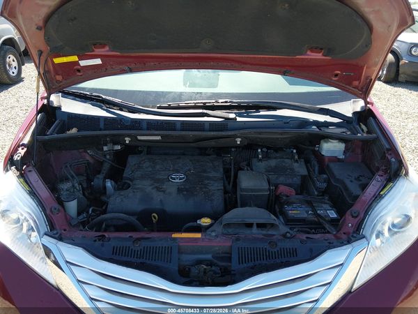 2014 TOYOTA SIENNA LIMITED 7 PASSENGER