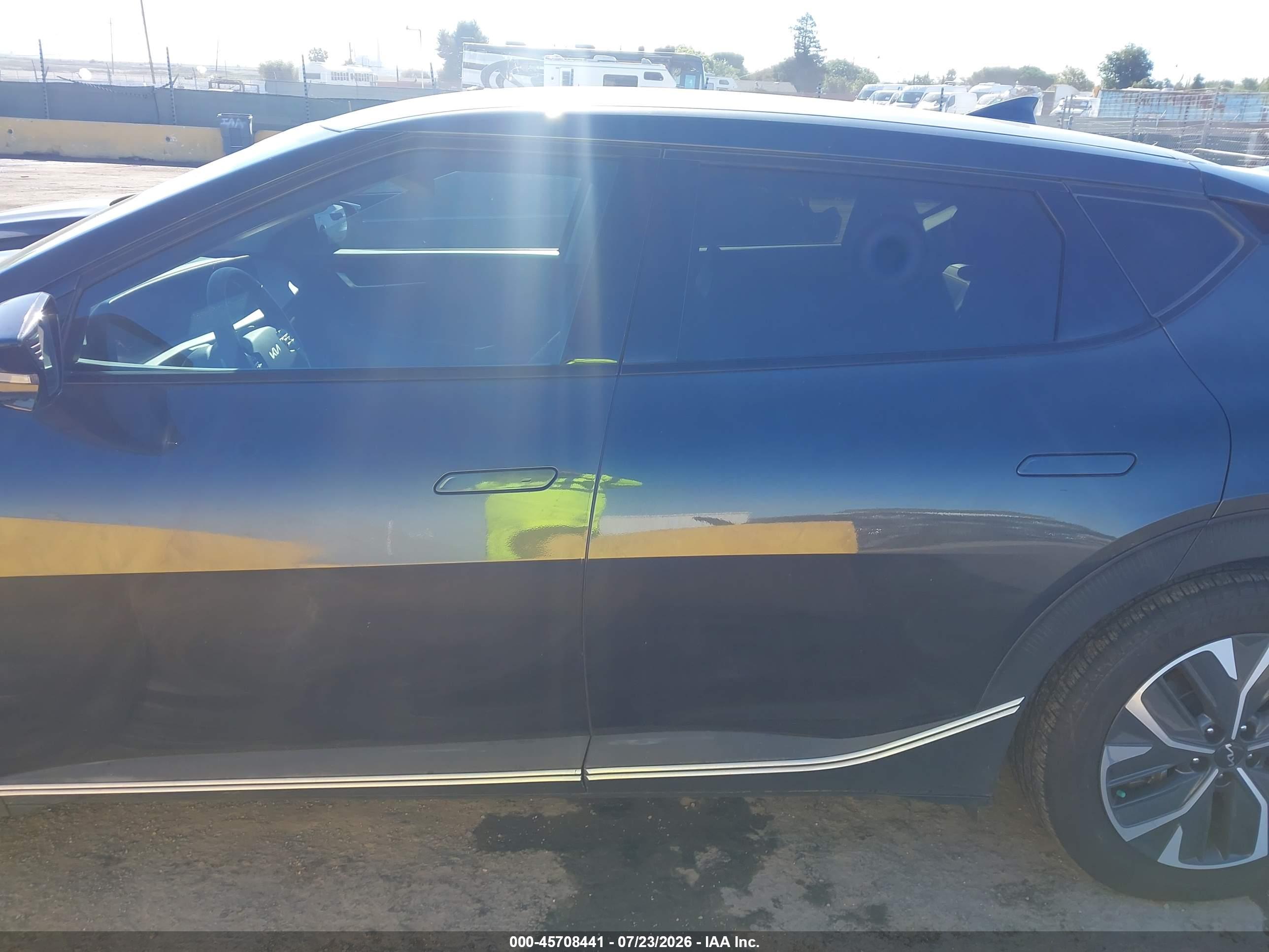2022 KIA EV6 LIGHT