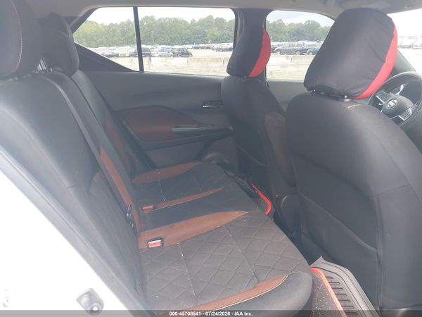 2018 NISSAN KICKS SR — I8