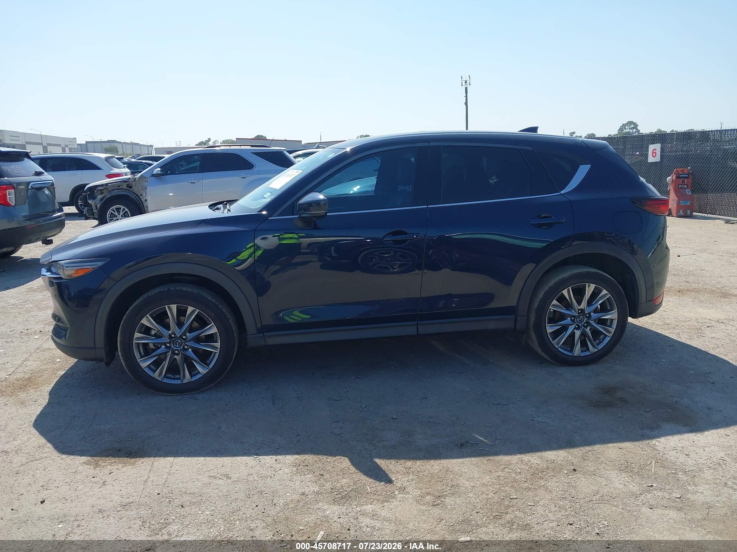 2019 MAZDA CX-5 SIGNATURE