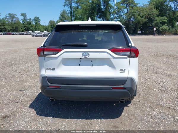 2025 TOYOTA RAV4 XLE