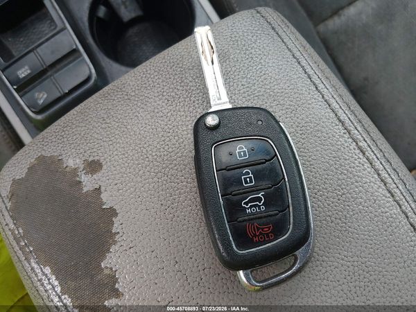 2016 HYUNDAI TUCSON SE