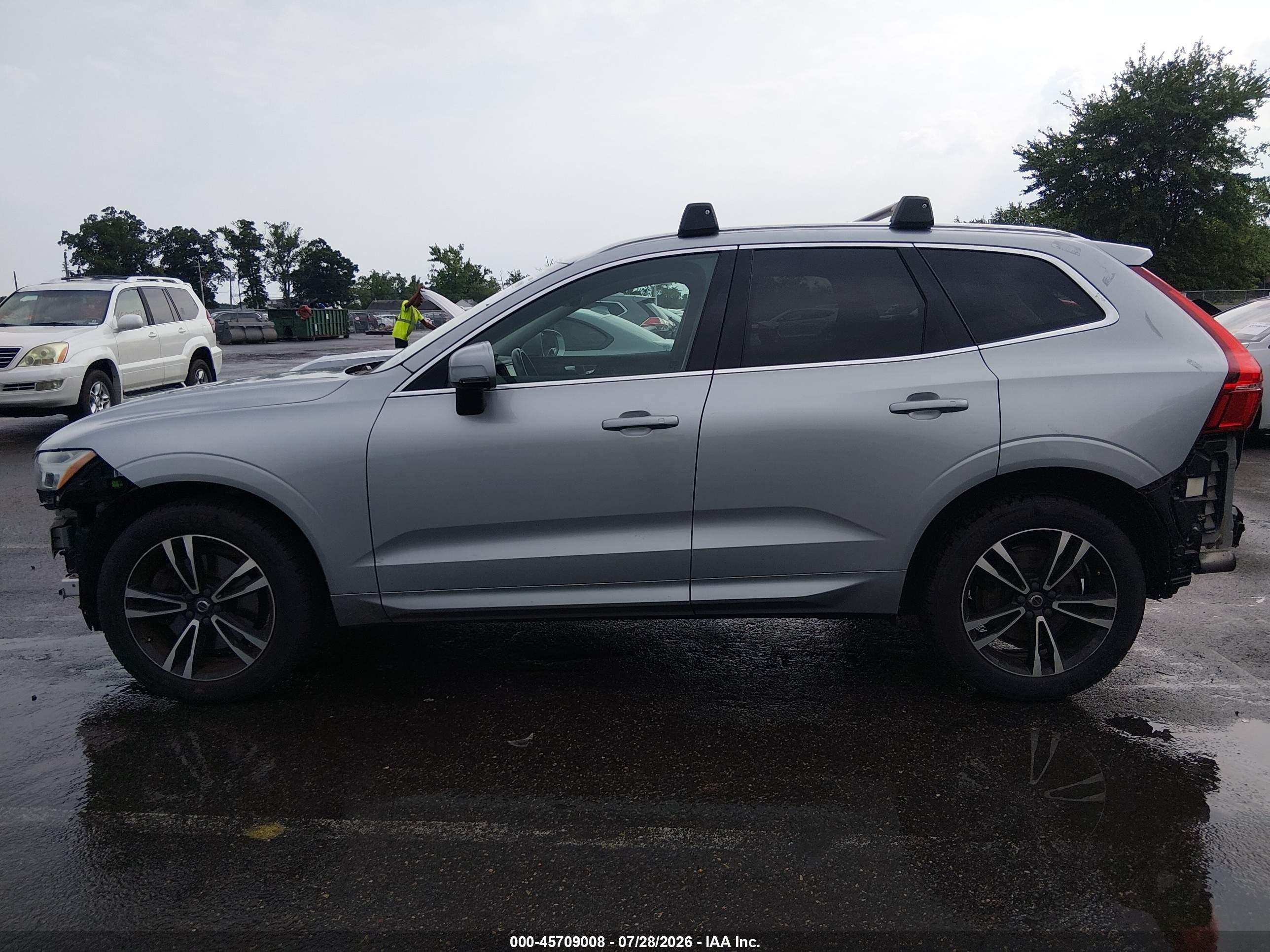 2018 VOLVO XC60 T6 MOMENTUM