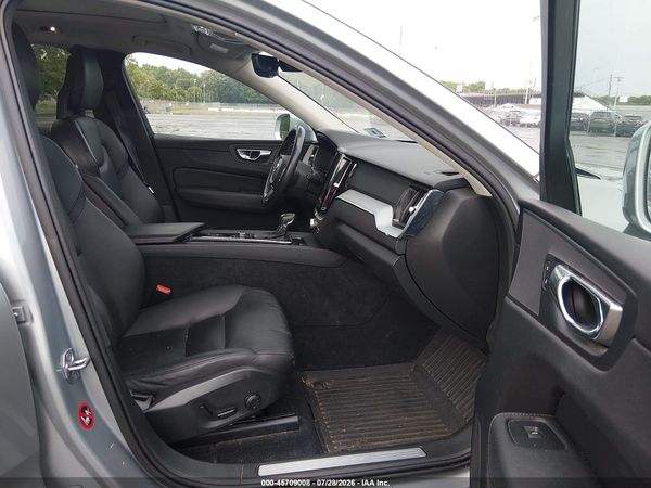 2018 VOLVO XC60 T6 MOMENTUM