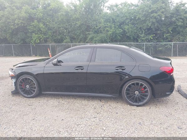 2021 MERCEDES-BENZ A 220