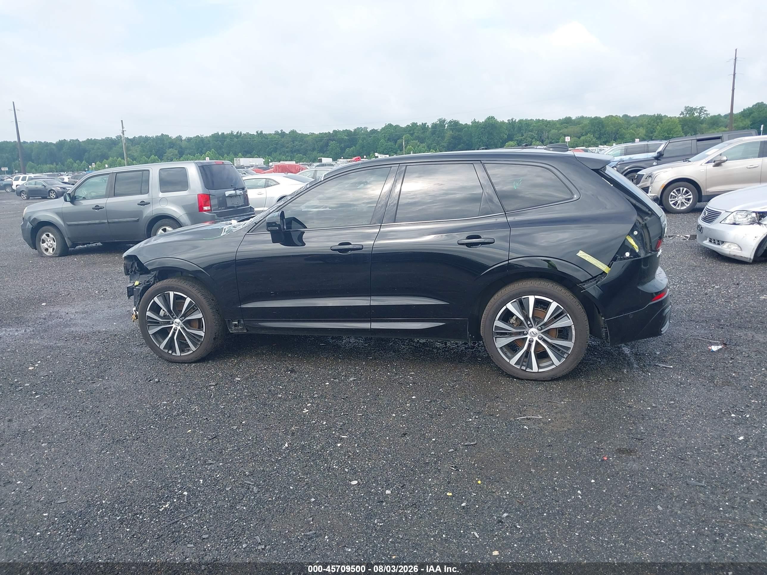 2024 VOLVO XC60 B5 PLUS DARK THEME