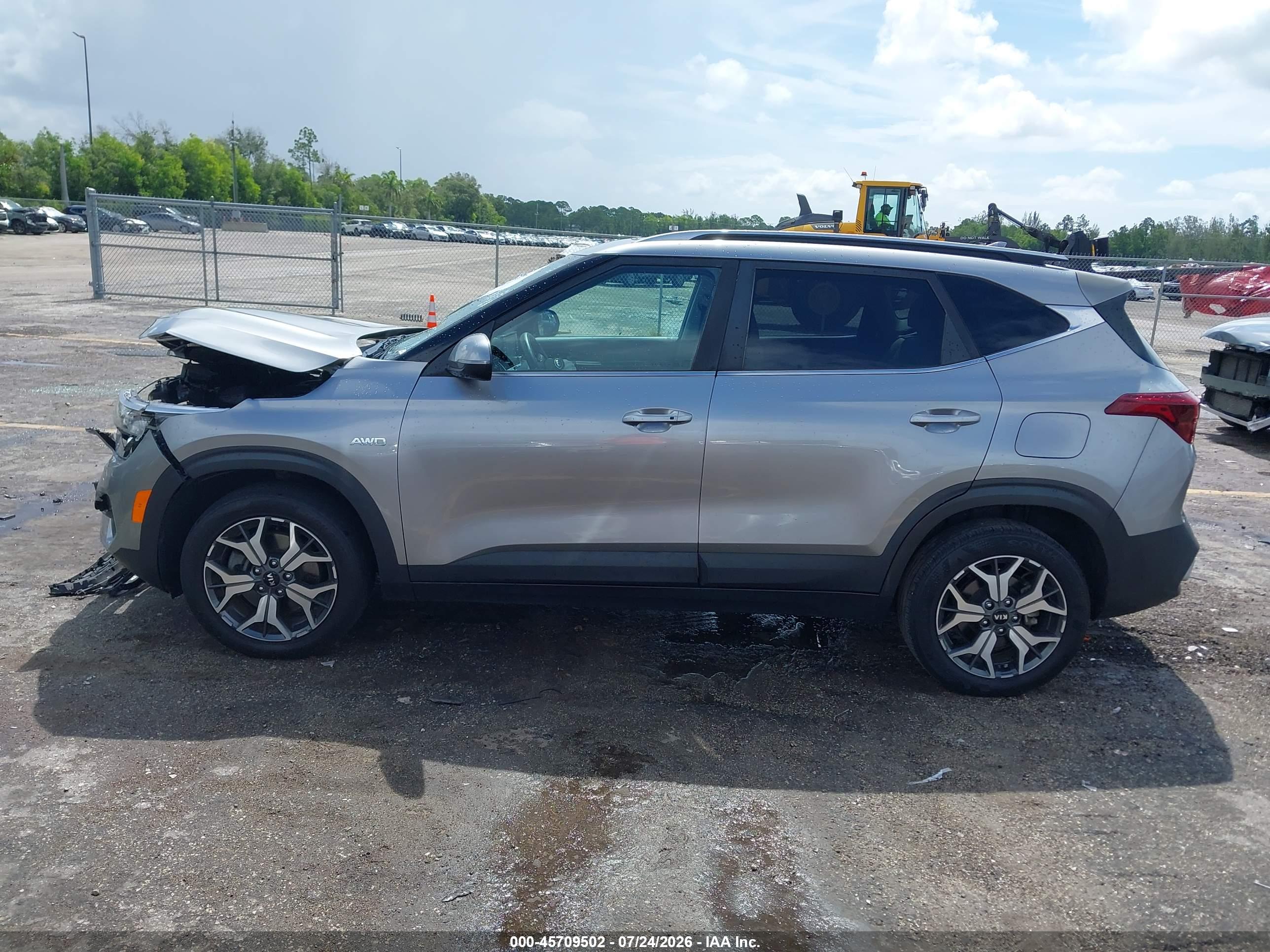 2021 KIA SELTOS EX