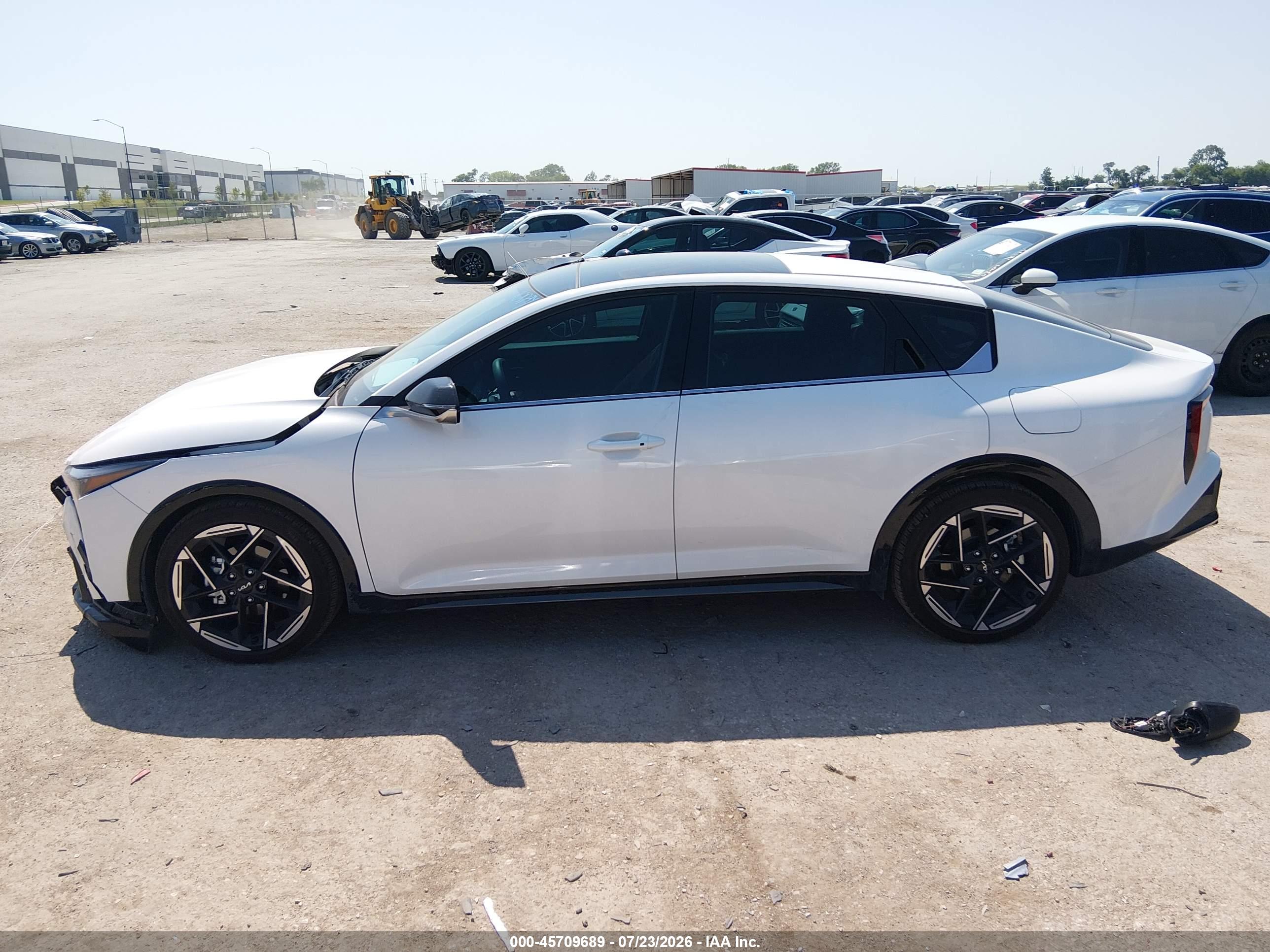2026 KIA K4 GT-LINE