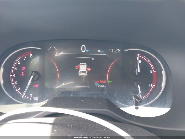 2025 TOYOTA RAV4 XLE