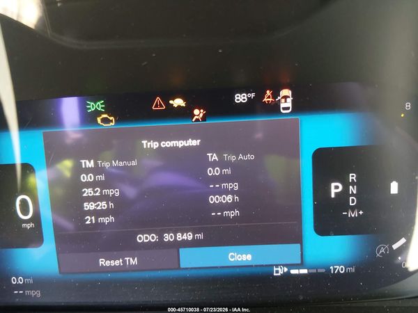 2025 VOLVO XC40 B5 PLUS BRIGHT THEME