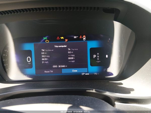 2025 VOLVO XC40 B5 PLUS BRIGHT THEME