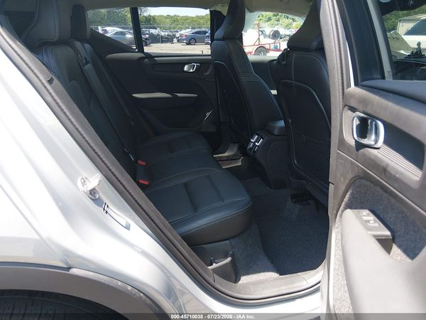 2025 VOLVO XC40 B5 PLUS BRIGHT THEME