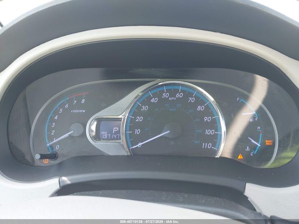 2014 TOYOTA SIENNA XLE V6 8 PASSENGER — I7