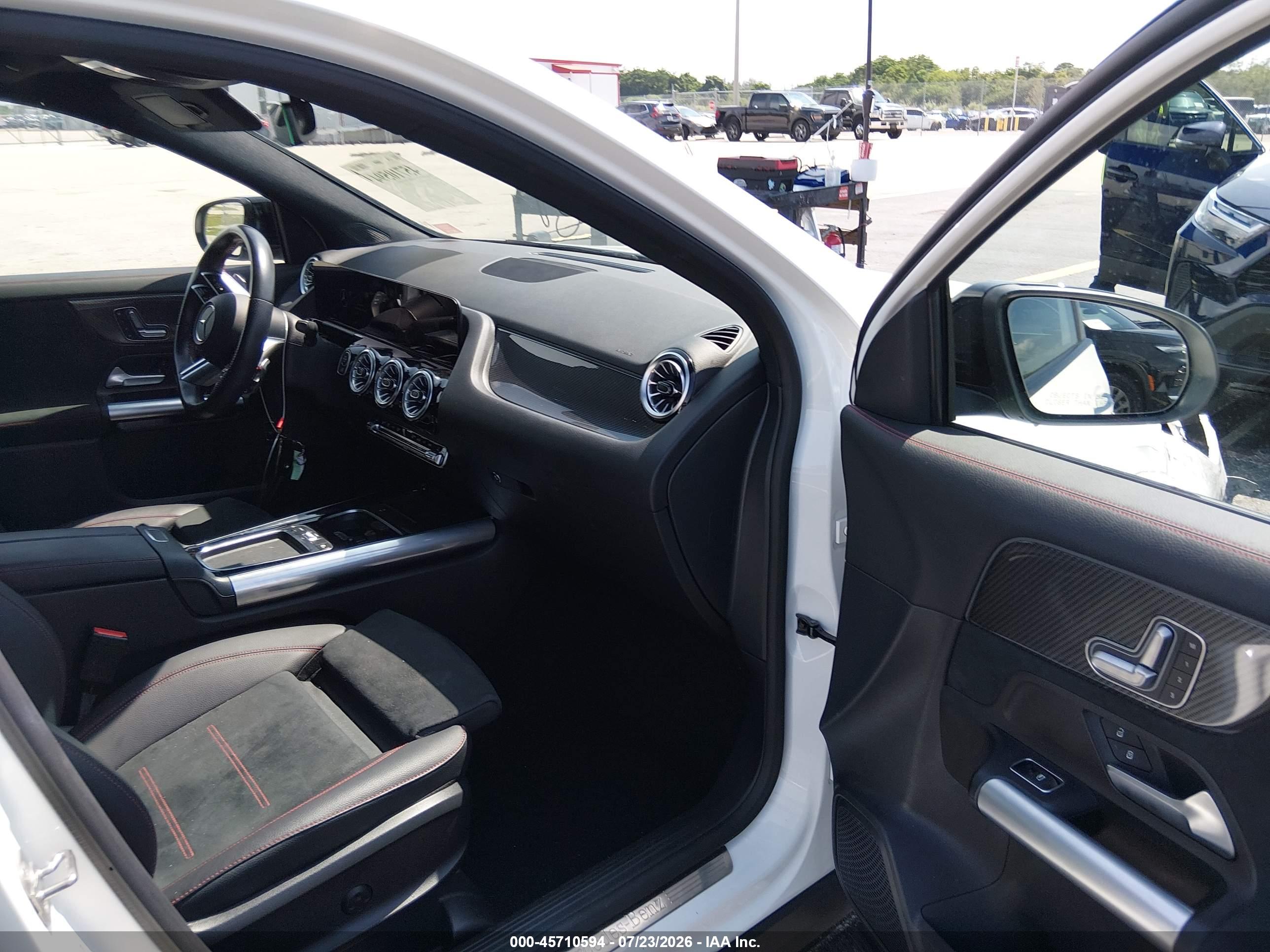 2025 MERCEDES-BENZ GLA 250 4MATIC