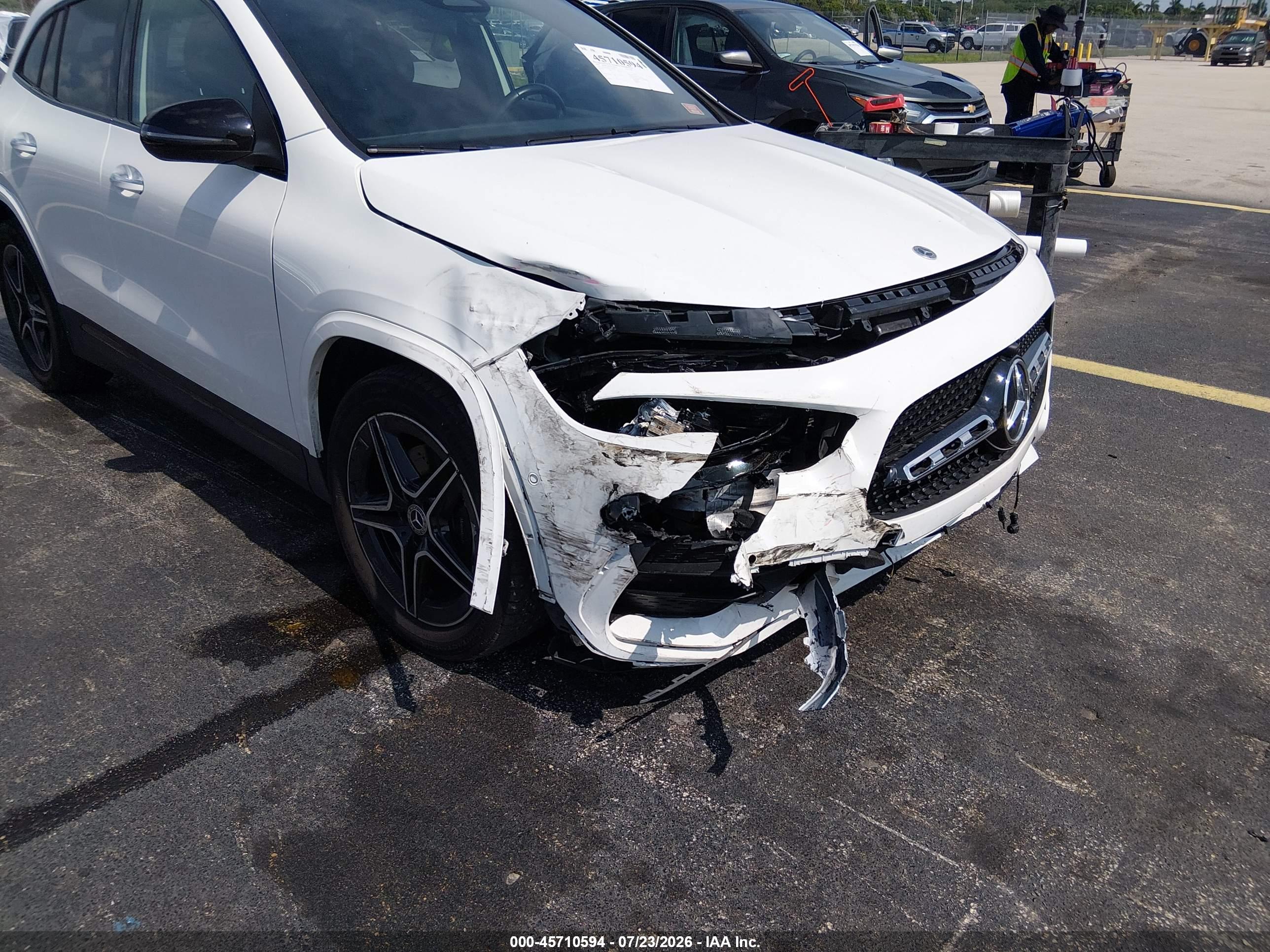 2025 MERCEDES-BENZ GLA 250 4MATIC