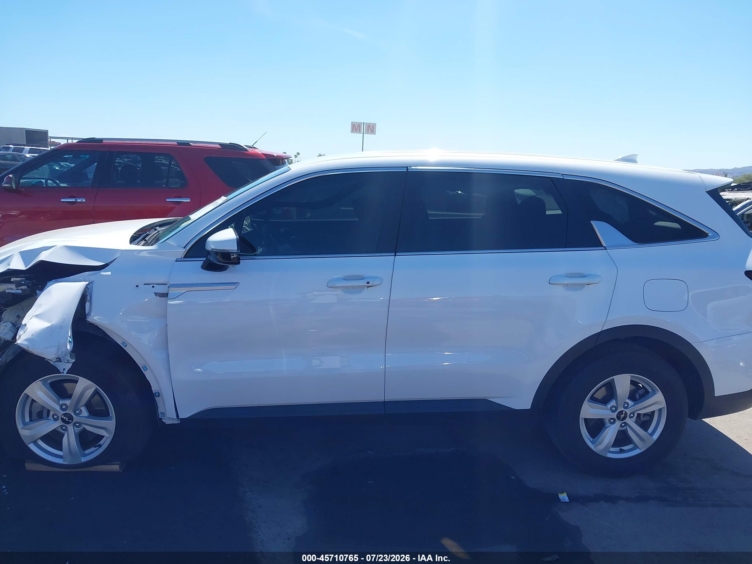 2024 KIA SORENTO LX