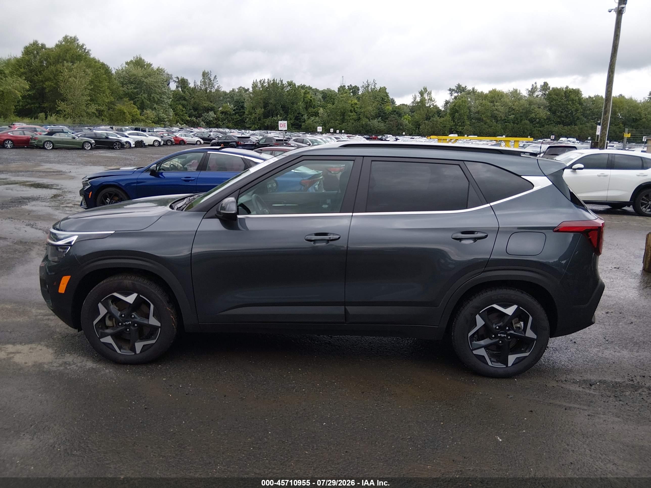 2025 KIA SELTOS EX