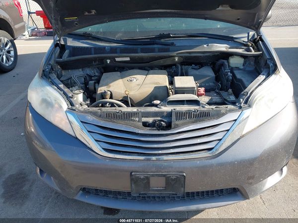 2017 TOYOTA SIENNA XLE 8 PASSENGER