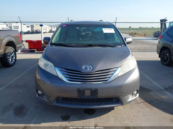 2017 TOYOTA SIENNA XLE 8 PASSENGER