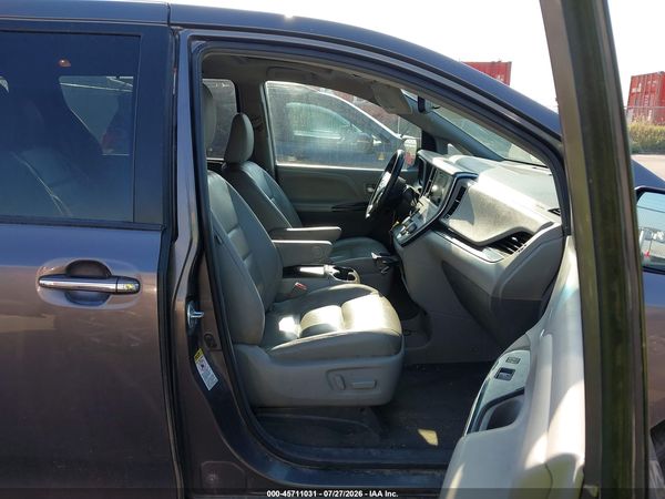 2017 TOYOTA SIENNA XLE 8 PASSENGER
