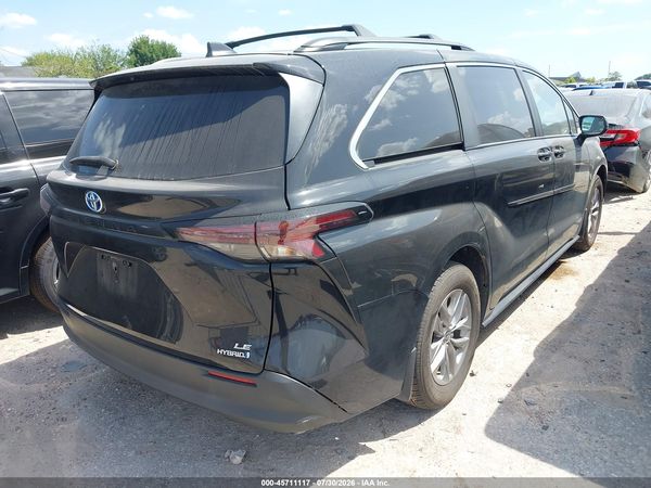 2024 TOYOTA SIENNA — I4