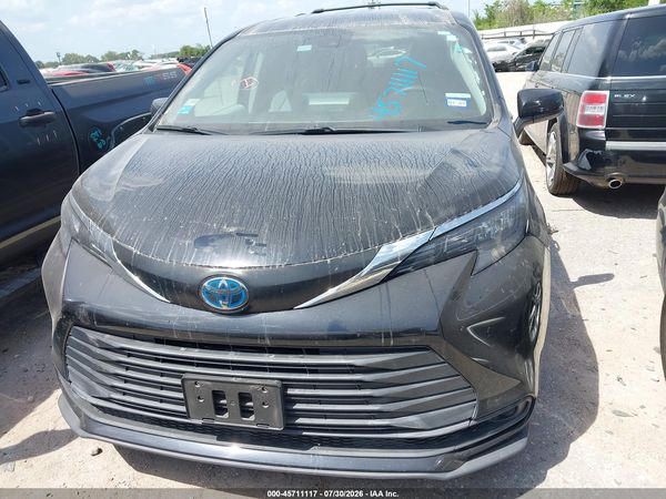 2024 TOYOTA SIENNA LE — I115