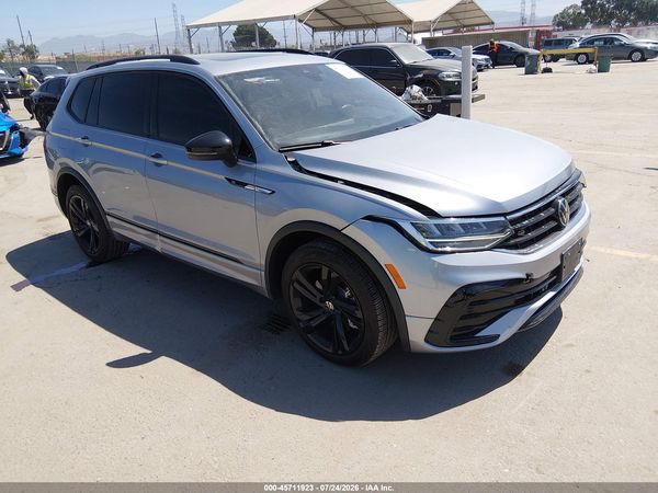 2024 VOLKSWAGEN TIGUAN 2.0T SE R-LINE BLACK — I1