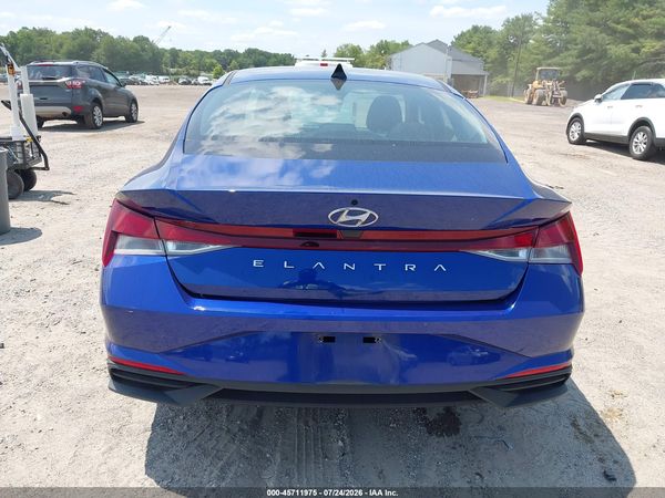 2022 HYUNDAI ELANTRA SE