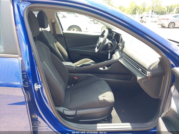 2022 HYUNDAI ELANTRA SE