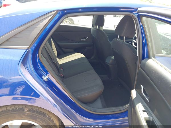 2022 HYUNDAI ELANTRA SE
