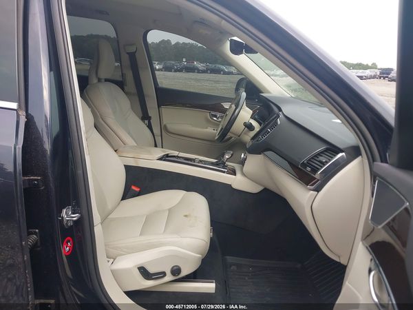 2016 VOLVO XC90 T6 MOMENTUM