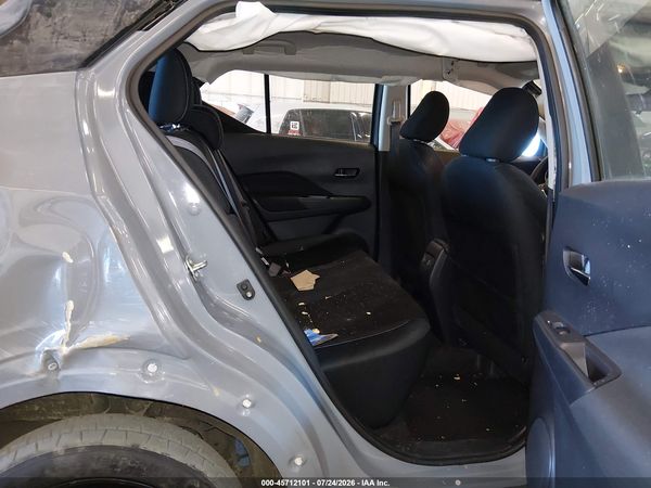 2024 NISSAN KICKS SV XTRONIC CVT — I8