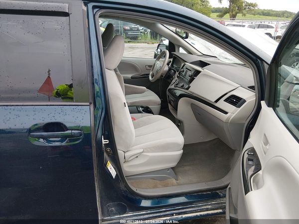 2012 TOYOTA SIENNA LE V6 8 PASSENGER
