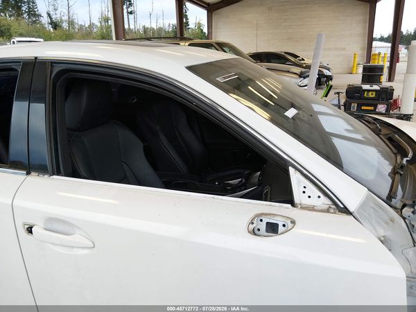 2016 LEXUS IS 200T