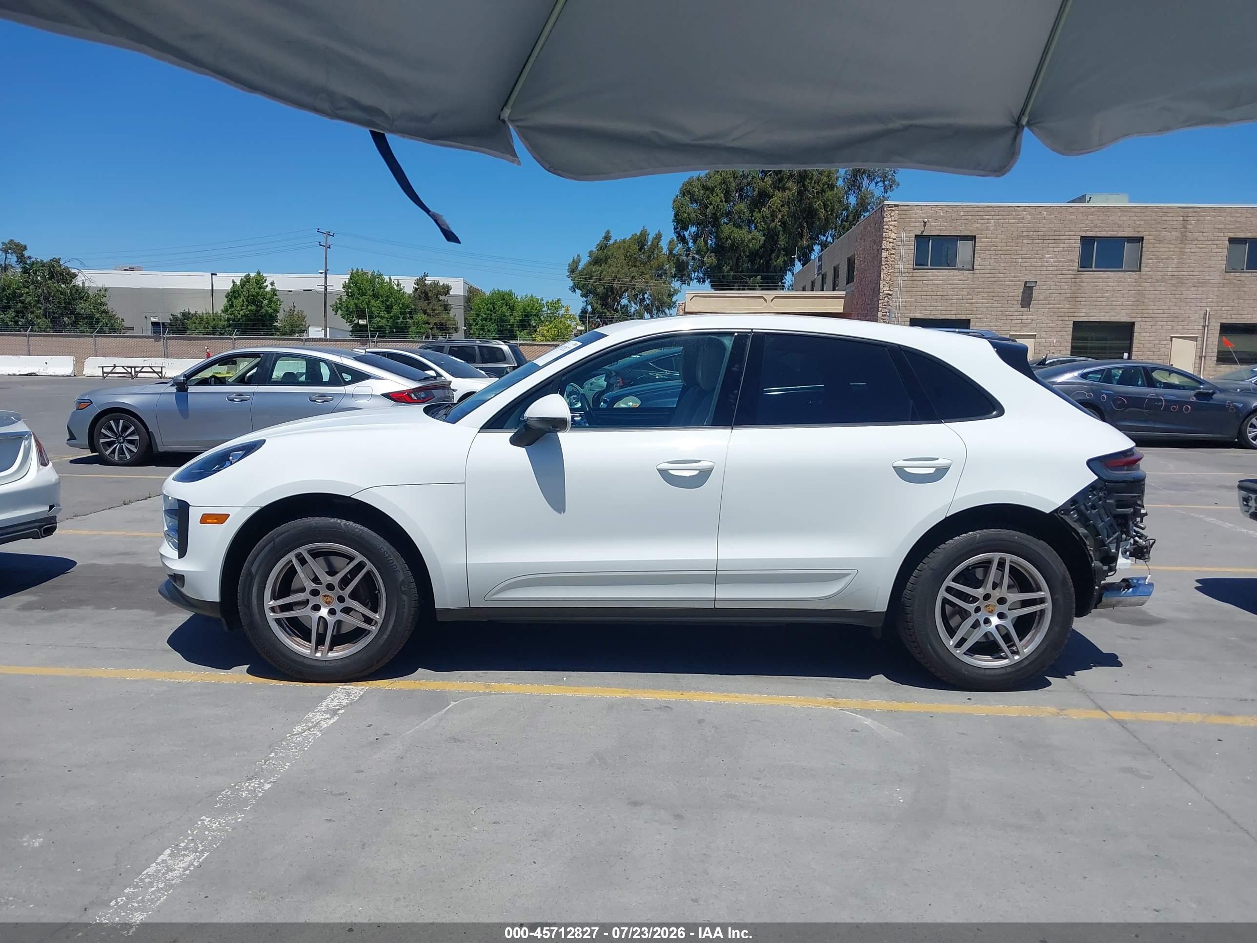 2019 PORSCHE MACAN