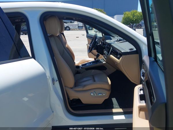 2019 PORSCHE MACAN