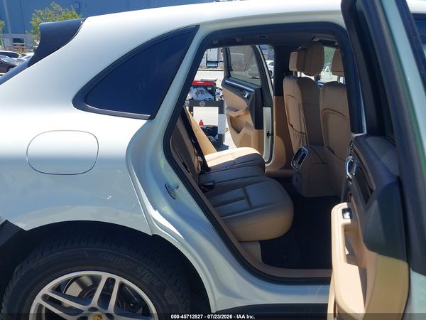 2019 PORSCHE MACAN