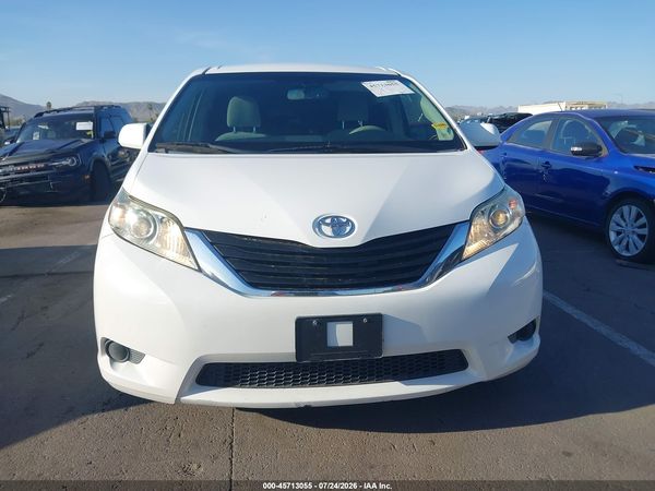 2014 TOYOTA SIENNA LE V6 8 PASSENGER