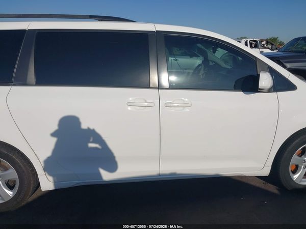 2014 TOYOTA SIENNA LE V6 8 PASSENGER