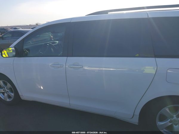 2014 TOYOTA SIENNA LE V6 8 PASSENGER