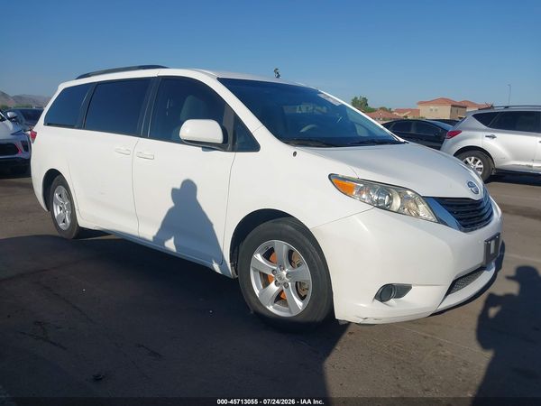 2014 TOYOTA SIENNA LE V6 8 PASSENGER