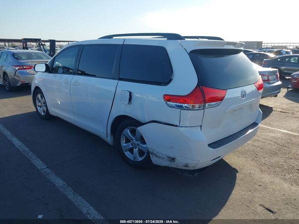 2014 TOYOTA SIENNA LE V6 8 PASSENGER