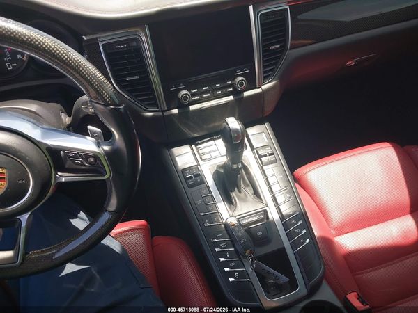2017 PORSCHE MACAN