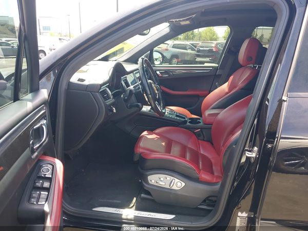 2017 PORSCHE MACAN